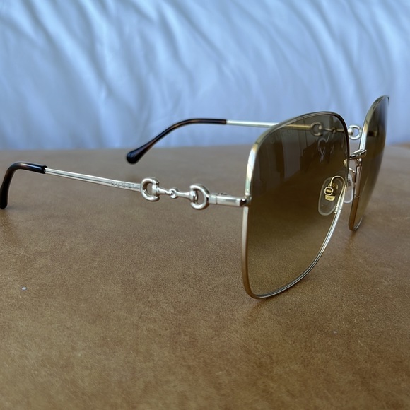 Gucci horsebit embellished oversized sunglasses - Picture 4 of 4